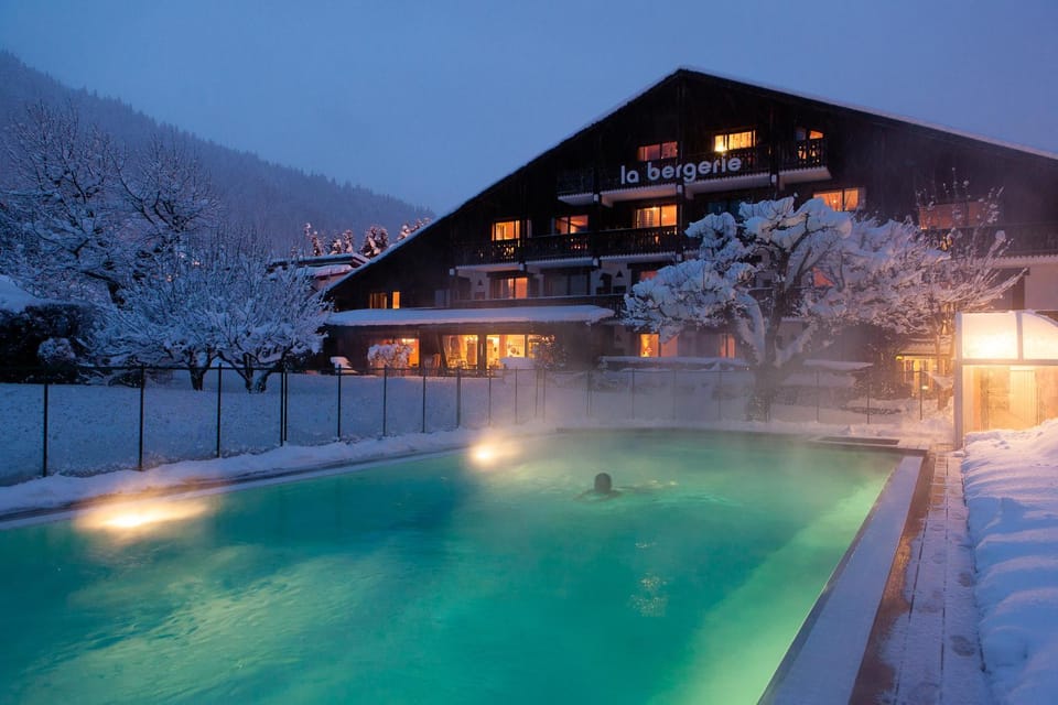 Swimming pool, Swimming pool