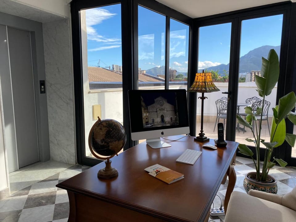 Lobby or reception, Mountain view