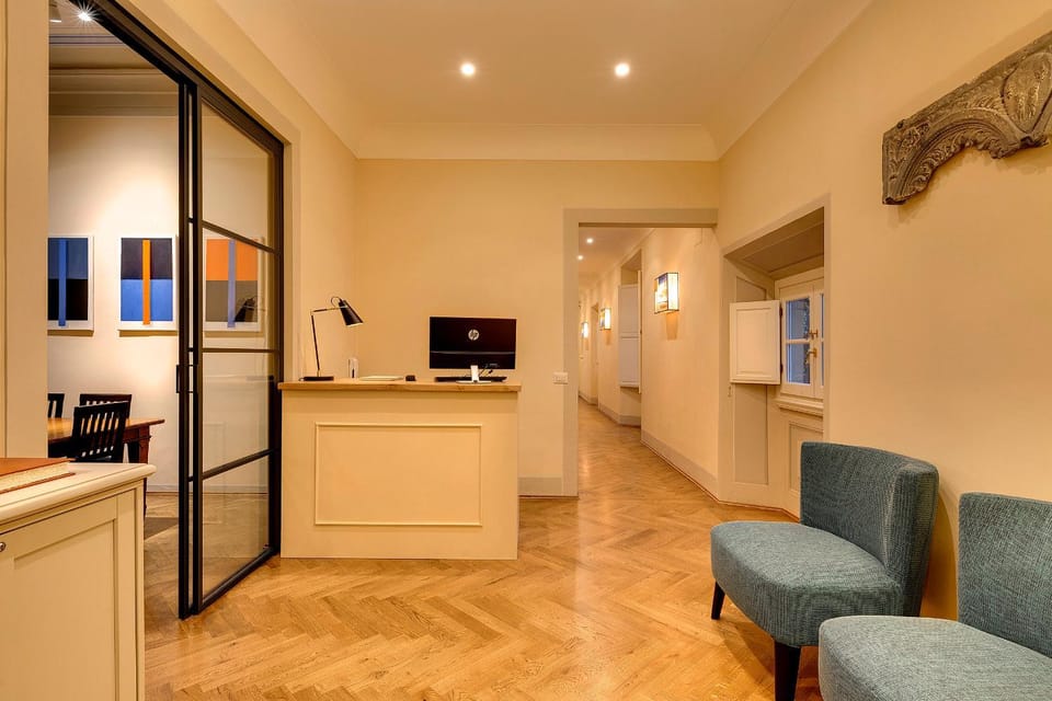 Lobby or reception, Seating area, Communal kitchen
