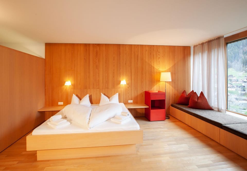 Bed, Photo of the whole room