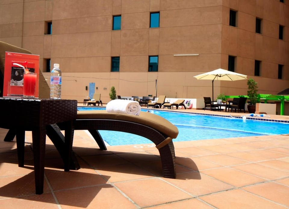 Pool view, Swimming pool