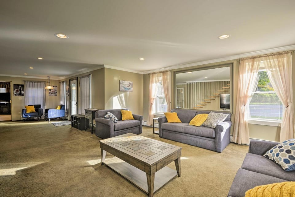 Spacious Home by Finger Lakes & Watkins Glen! House in Burdett