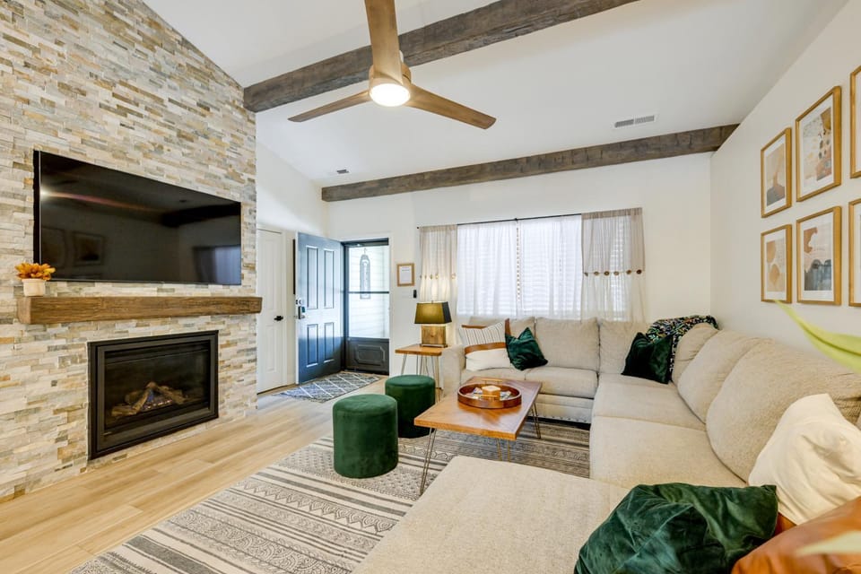 Stylish Flagstaff Hideaway w/ Hot Tub & Fire Pit! House in Flagstaff