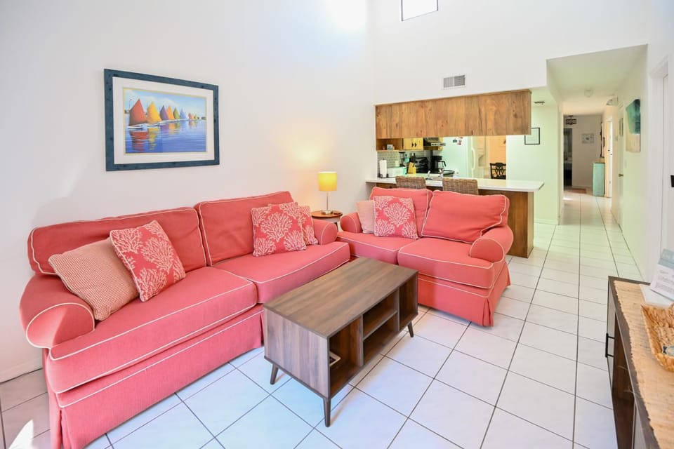 Satellite Beach Townhome w/ Patios: 2 Mi to Beach House in Indian Harbour Beach
