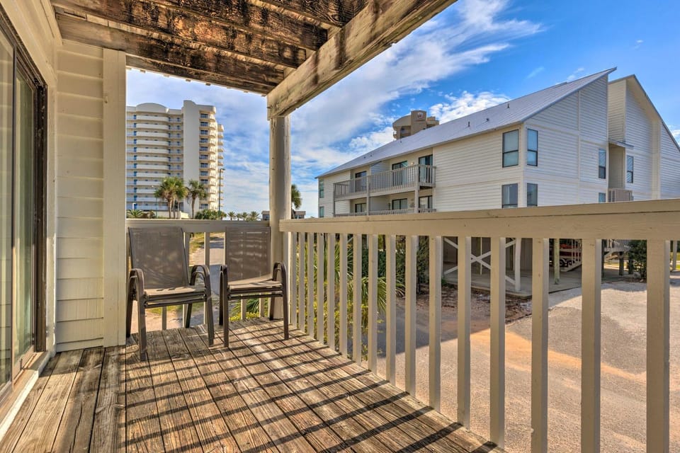 Bright & Breezy Condo - Walk to Orange Beach! House in Orange Beach