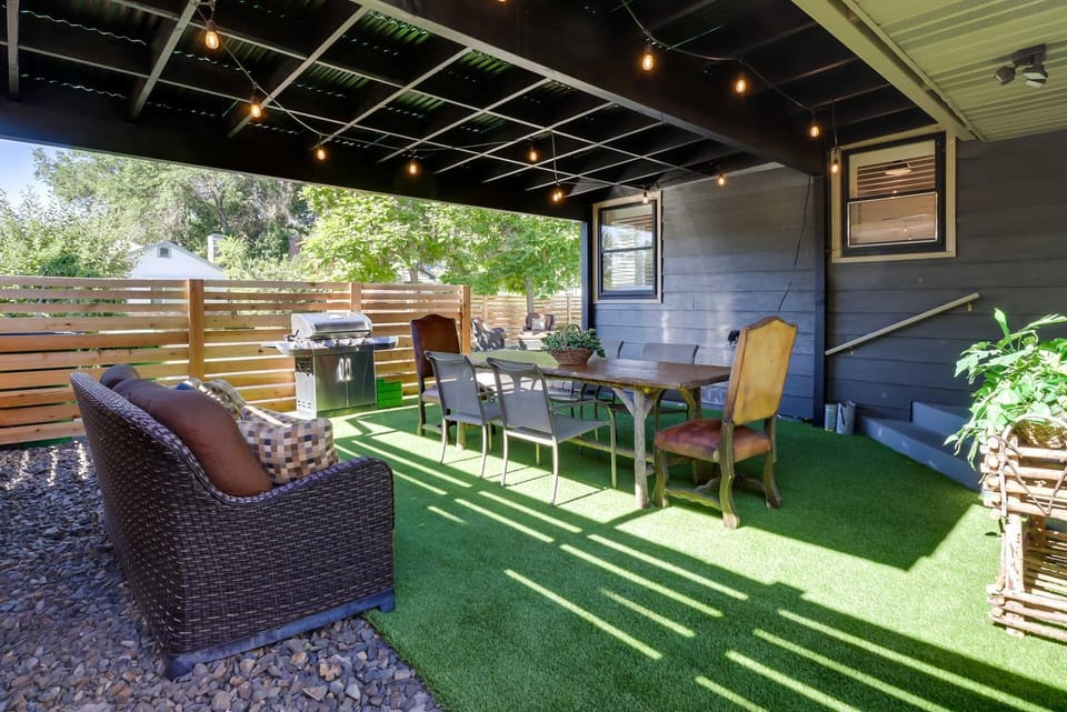 Game Room & Putting Green: Reno Home! House in Reno