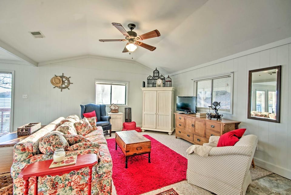 Furnished Deck, Dock! Lake of the Ozarks Haven House in Sunrise Beach
