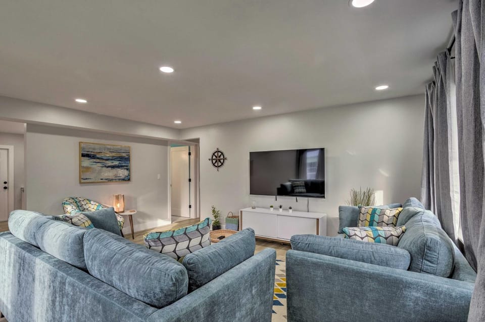 Cozy West Palm Beach Condo: 1 Block to Shore! House in Riviera Beach