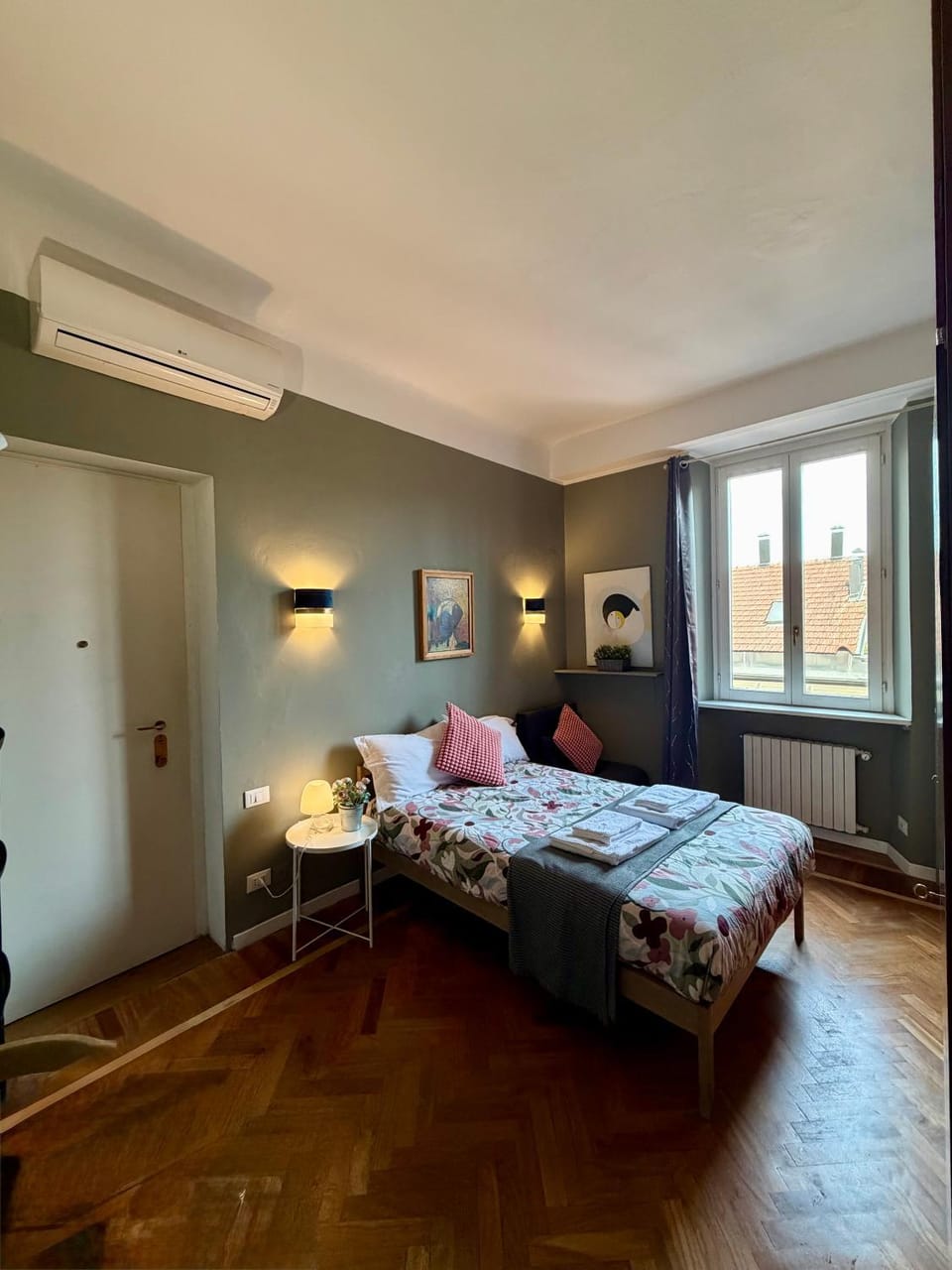 Evy Eden House - City Center Apartments Attic Terrace e Studio Apartment in Milan