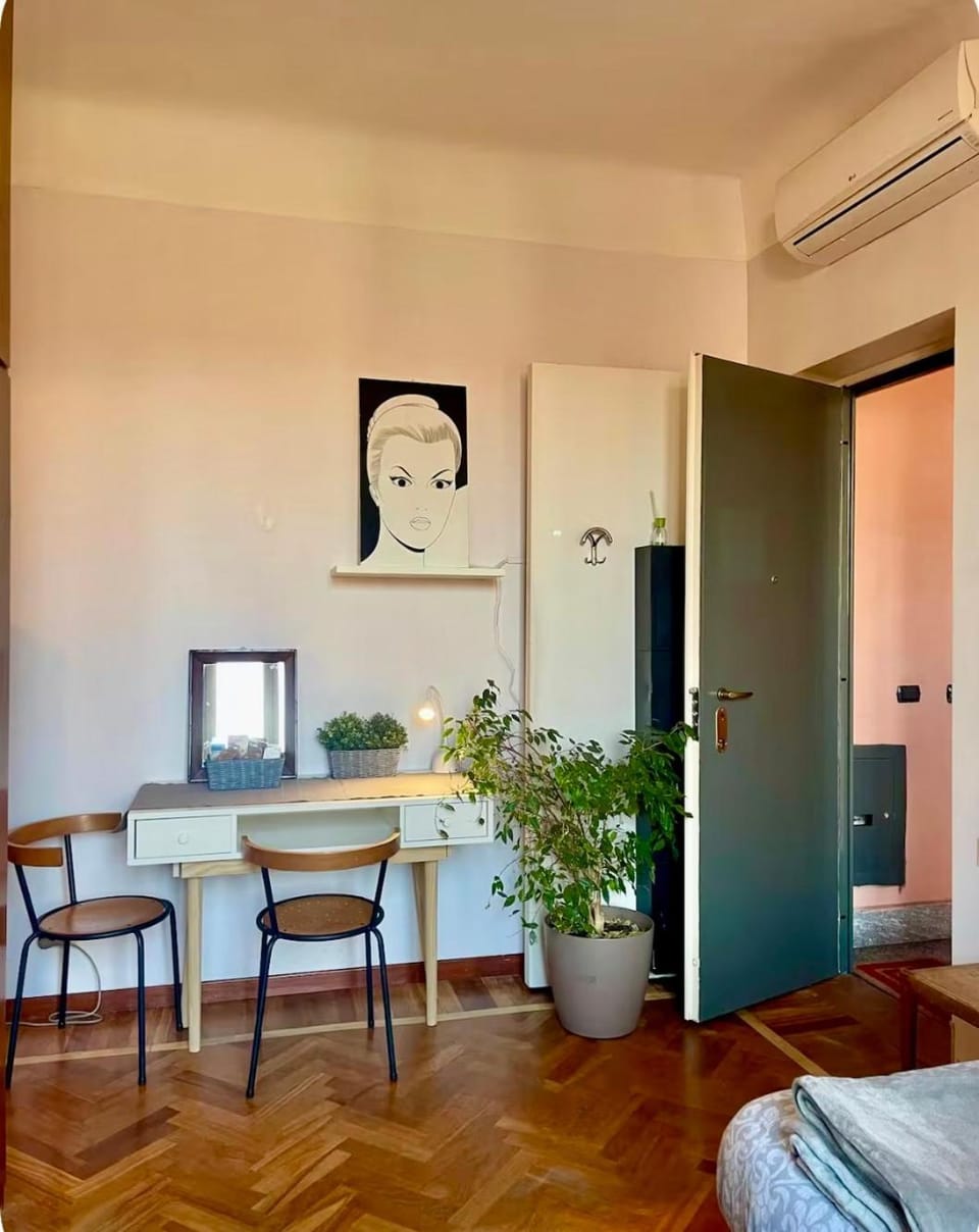 Evy Eden House - City Center Apartments Attic Terrace e Studio Apartment in Milan