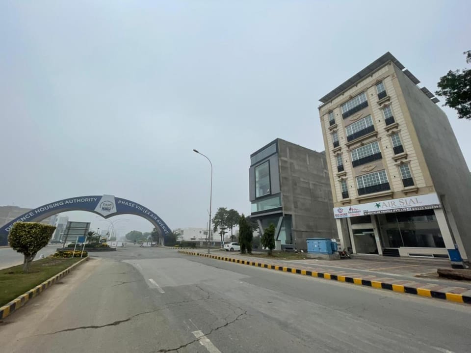 Multazam Heights, DHA Phase 8 - 3 Bedrooms Luxury Apartments Apartment in Lahore