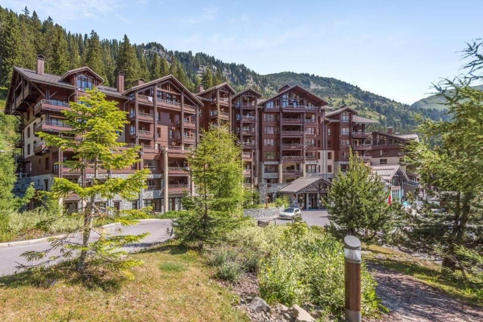 Property building, Natural landscape, Mountain view