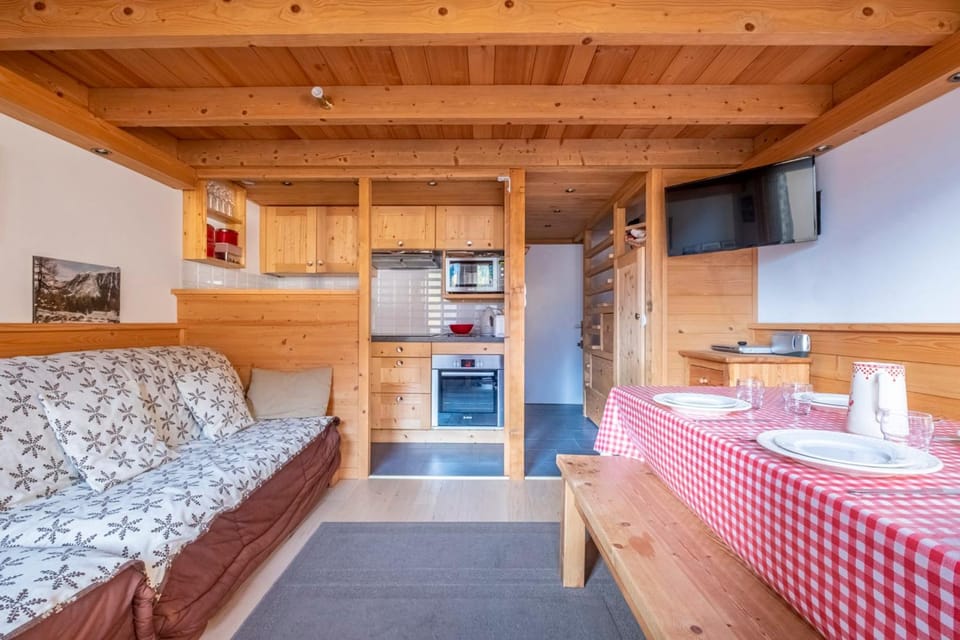 Bel Apt Near The Slopes Argentiere Apartment in Chamonix