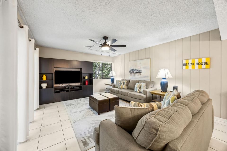 Pool View Condo with Access to Walking or Biking Pathway Throughout Amelia Island Plantation Apartment in Amelia Island