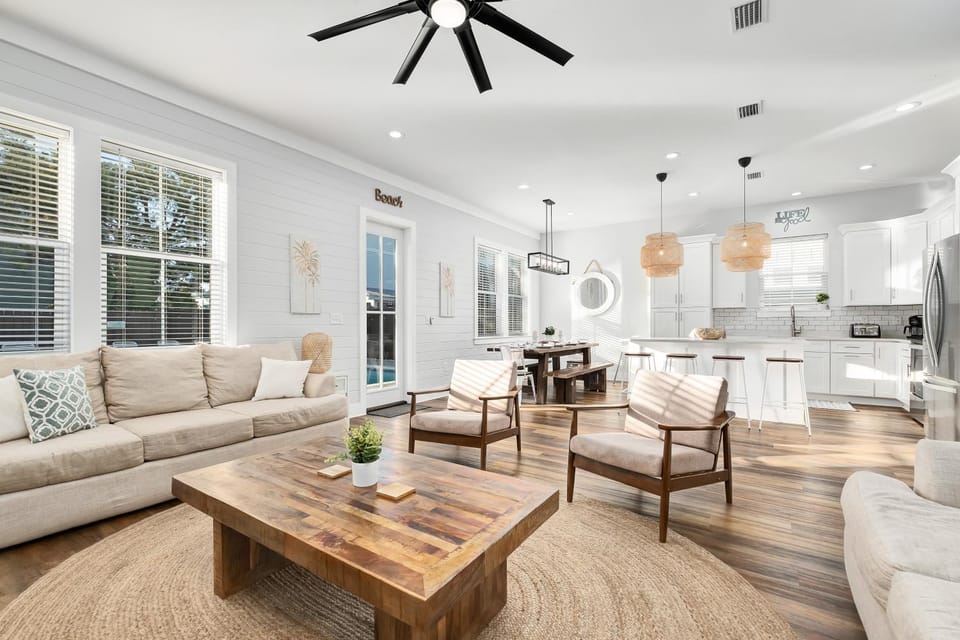 Living room, Seating area, Dining area, kitchen