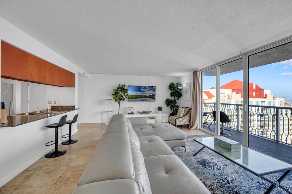 *LUXURIOUS HIGHRISE 2BRCONDO BRICKELL- WATERVIEWS* Apartment in Brickell