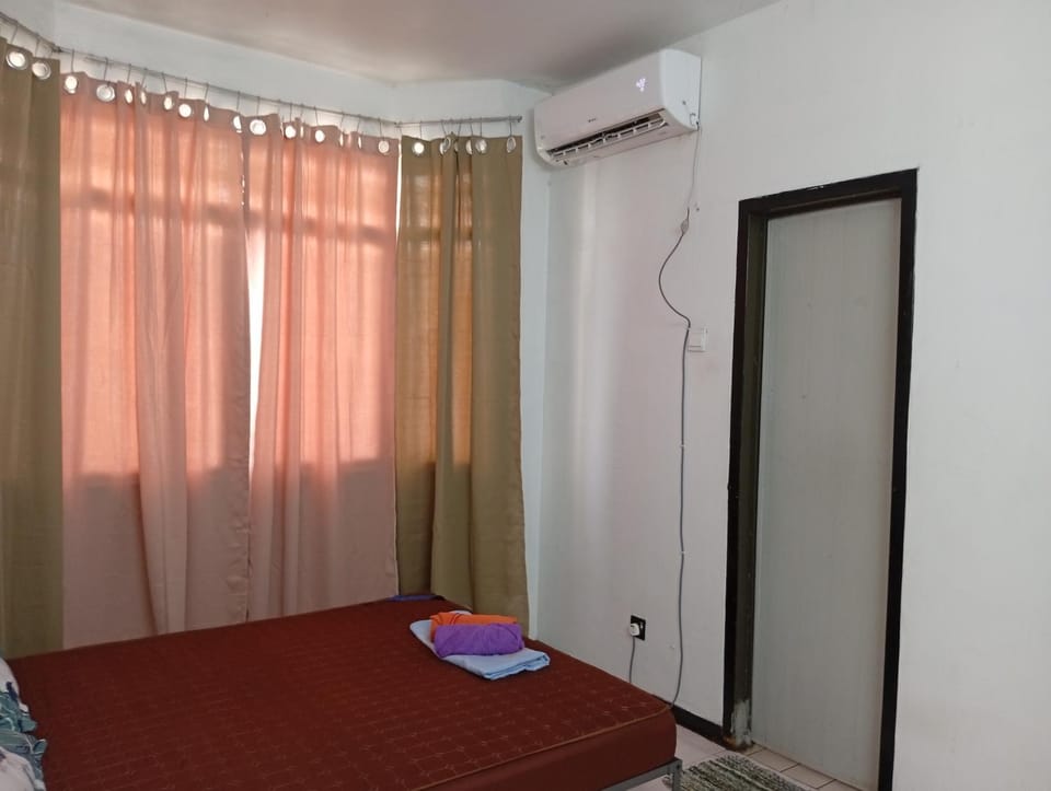 Homestay Idaman Penang with 3 Bedroom Aircond Apartment in Penang