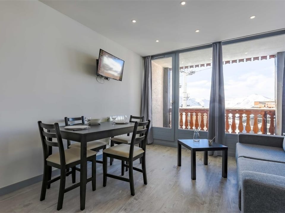 Studio rénové avec balcon, centre Val Thorens, proche pistes, 2 pers, 3 Flocons Argent - FR-1-637-26 Apartment in Les Allues