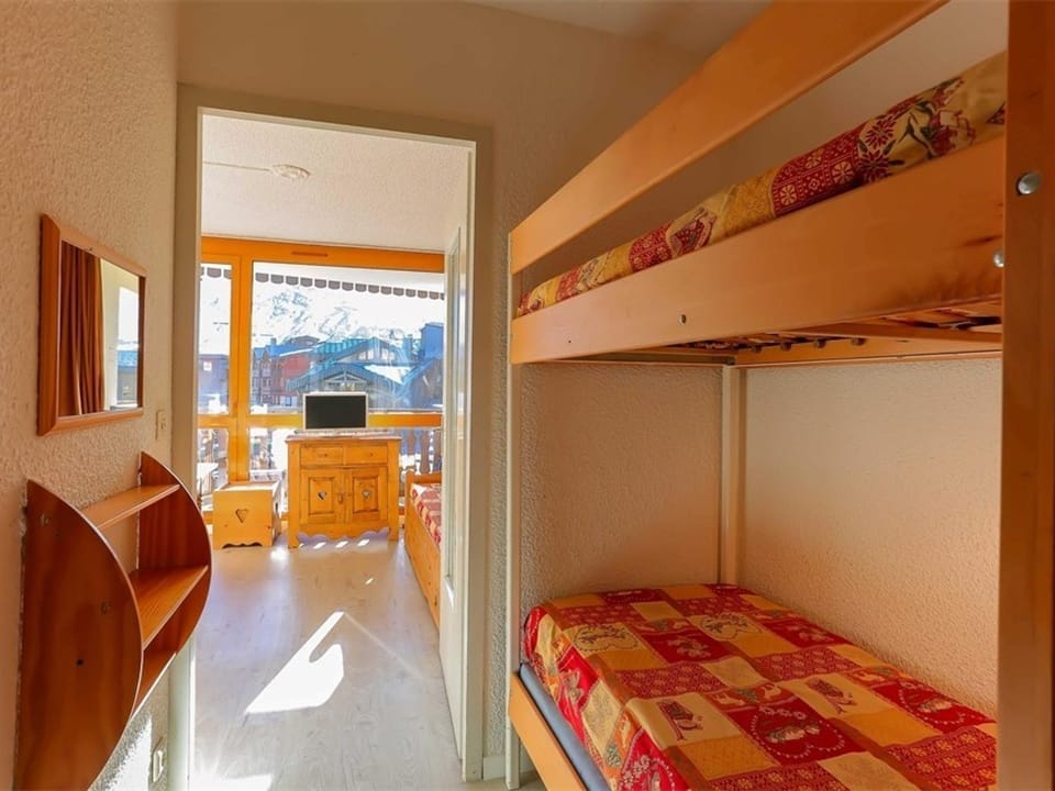 Val Thorens - Appart 4 pers, rénové, skis aux pieds, proche commerces - FR-1-637-27 Apartment in Val Thorens