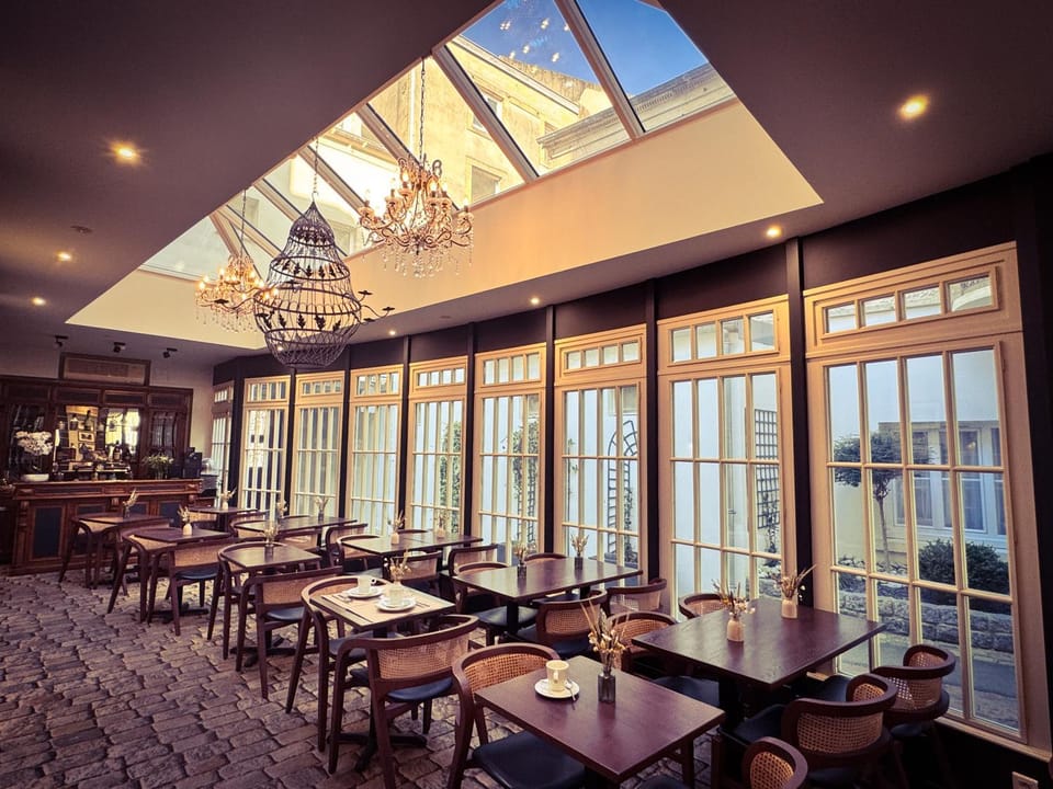 Restaurant/places to eat, Lounge or bar, Continental breakfast