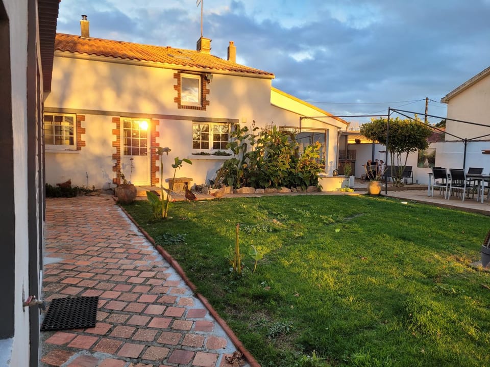 Property building, Garden, Garden view