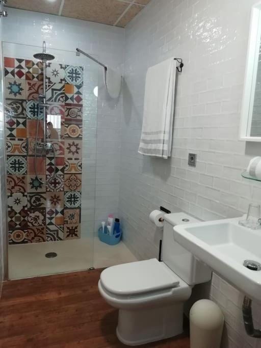 Shower, Bathroom, towels