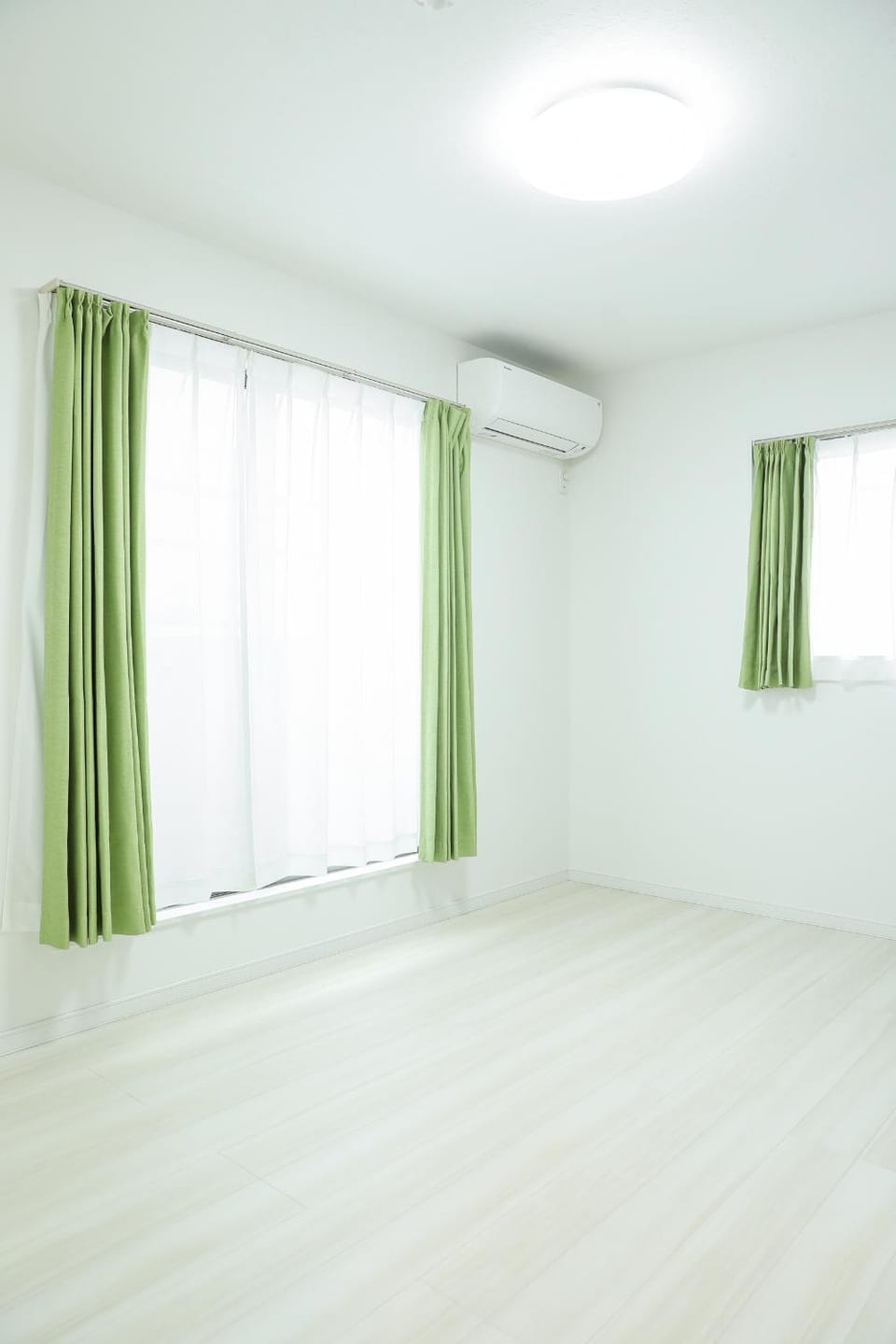 HAT Huruichi, near from Nara park, more than 5 parking space, 築3年の一軒家,駐車場5台以上可,グループでの宿泊に House in Japan