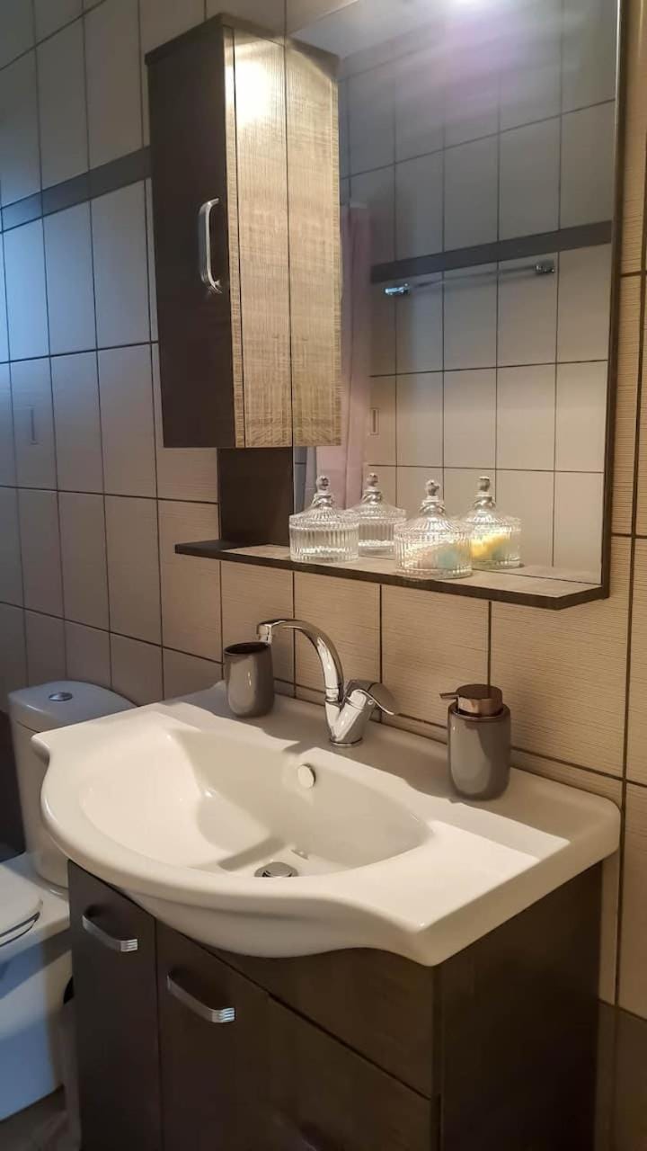Bathroom, towels