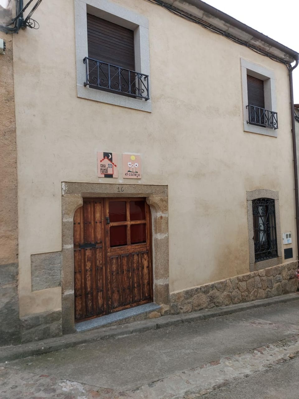 Facade/entrance