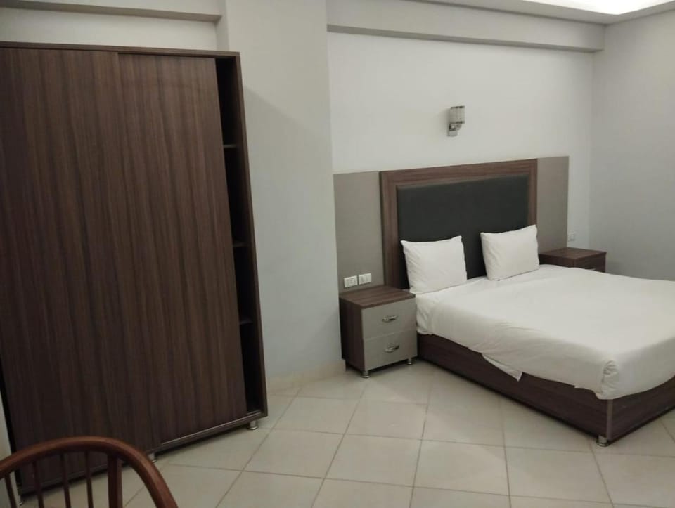 Bedroom, wardrobe