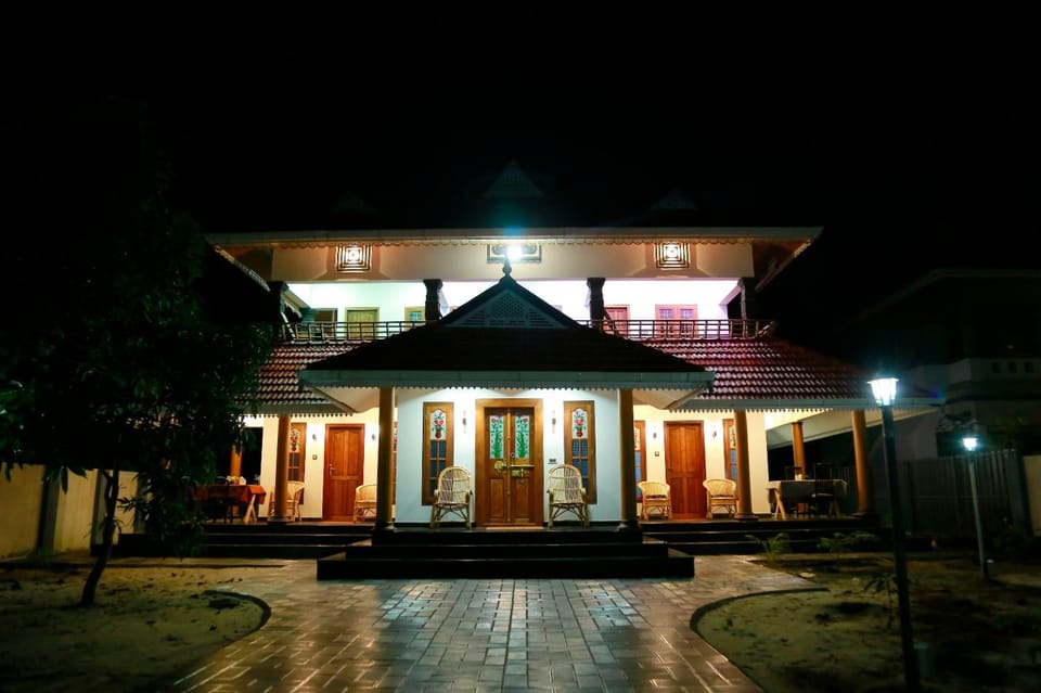Property building, Facade/entrance, Night, View (from property/room)