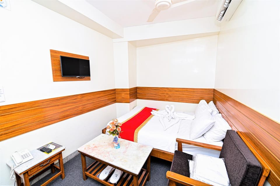 Bedroom, air conditioner