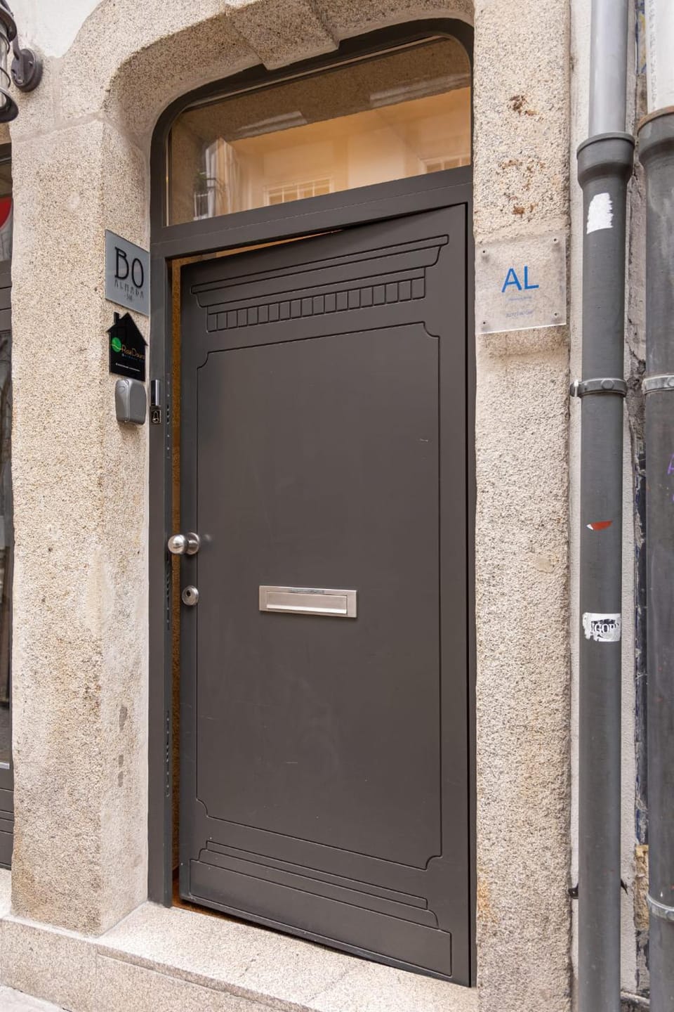 Facade/entrance