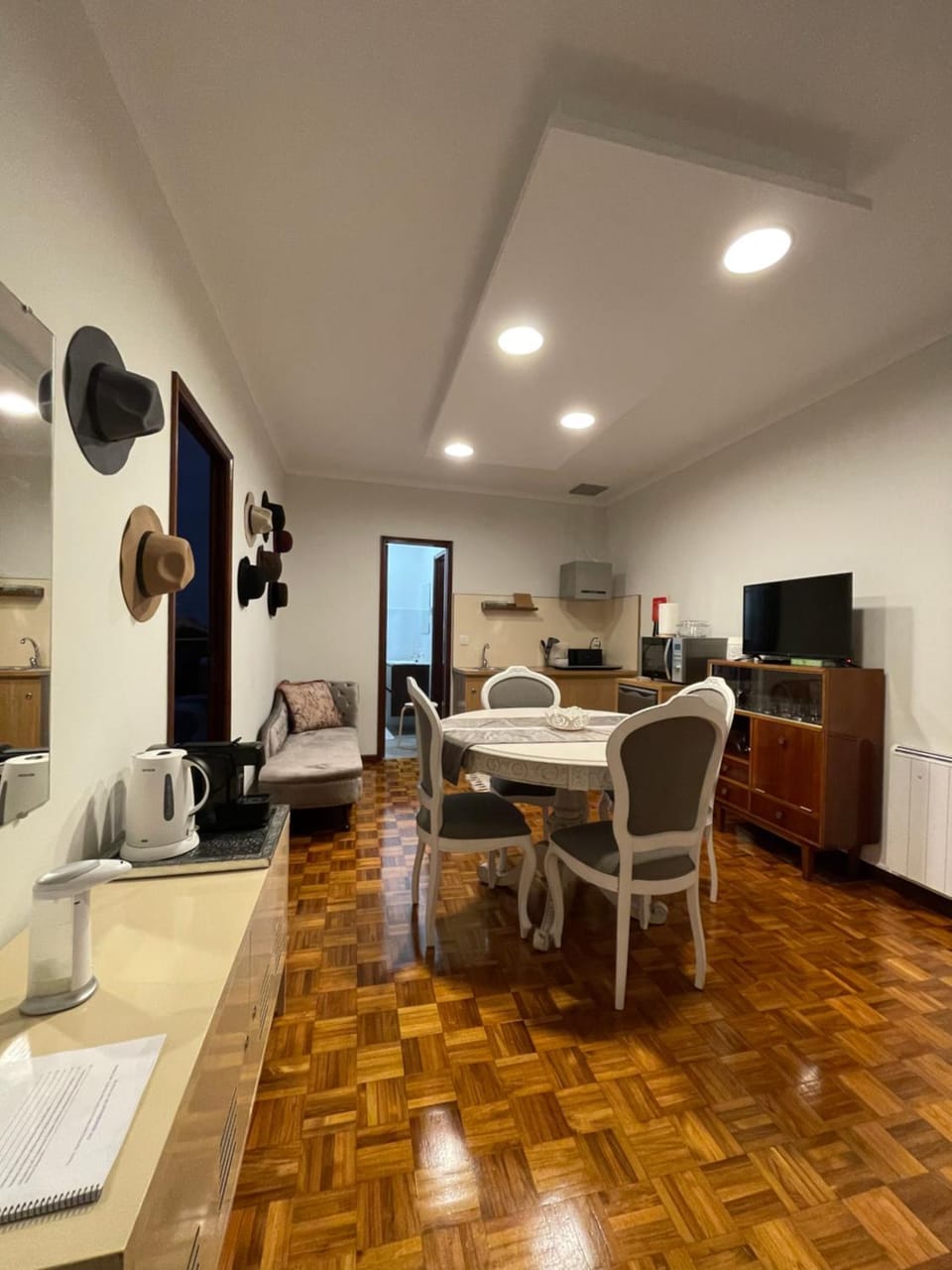 Living room, Dining area