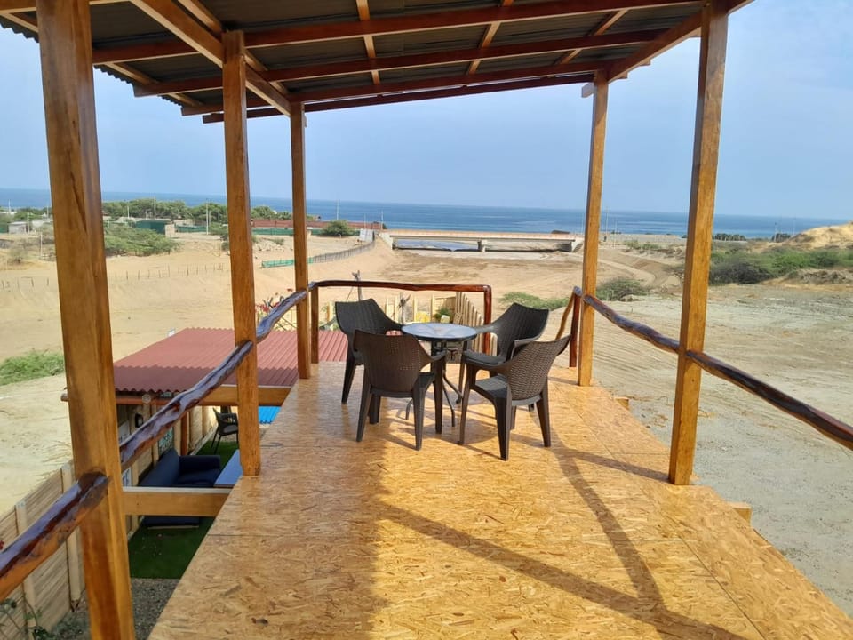 Merlin Feliz Campground/ 
RV Resort in Canoas de Punta Sal