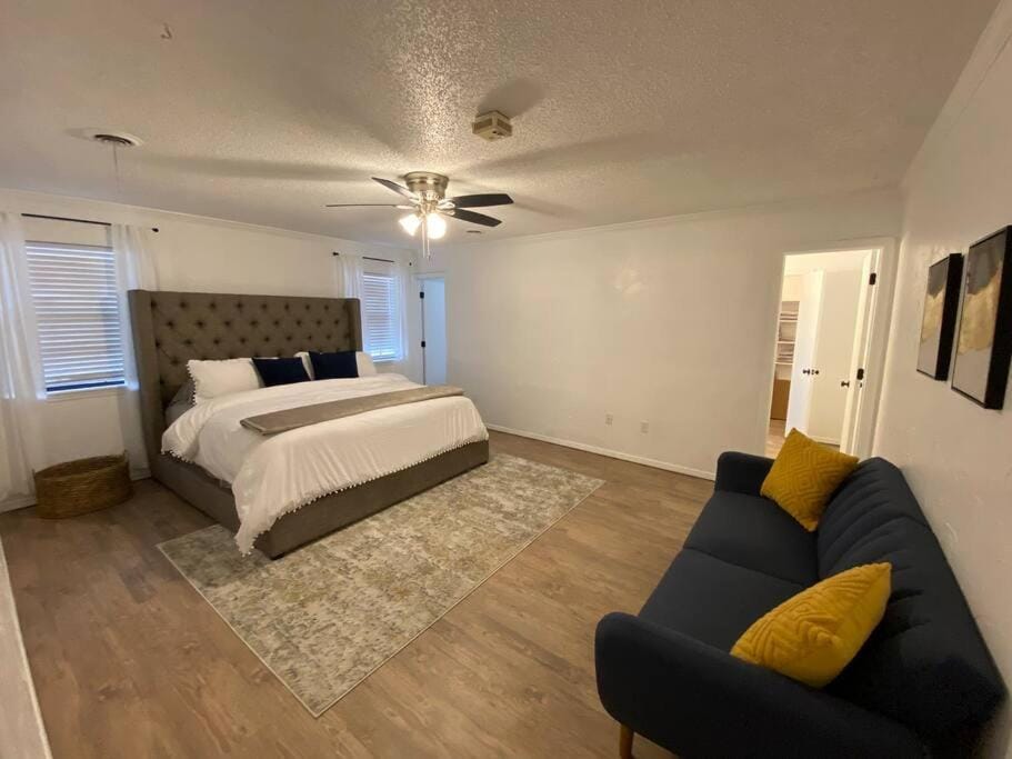 Large Modern Family Home! House in Oklahoma