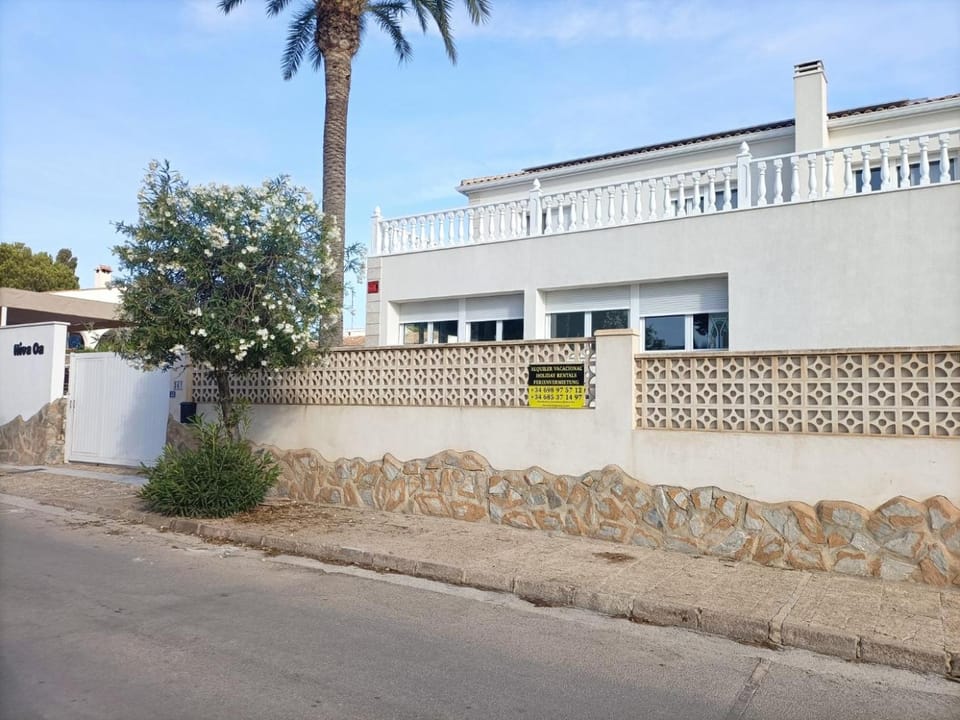 Villa Luxueuse HIVA OA à 3 min à pied de la plage Villa in Vega Baja del Segura