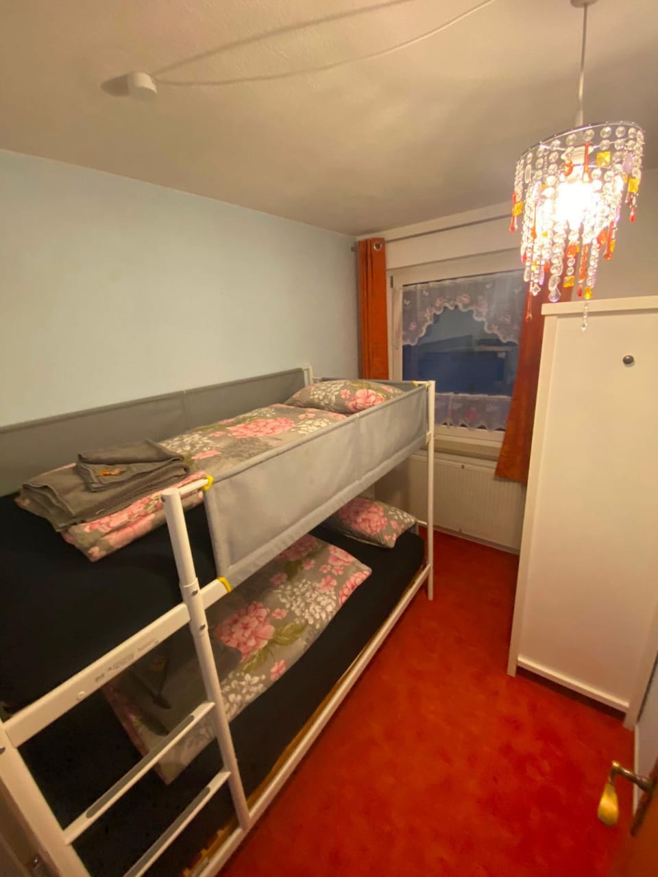 Bedroom, bunk bed