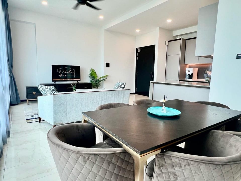 Living room, Dining area