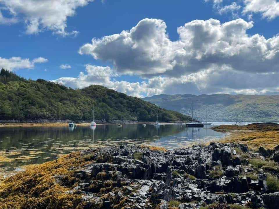 1 Bed Lodge - Sleeps 2 - Pets Ok - Free Parking House in Scotland