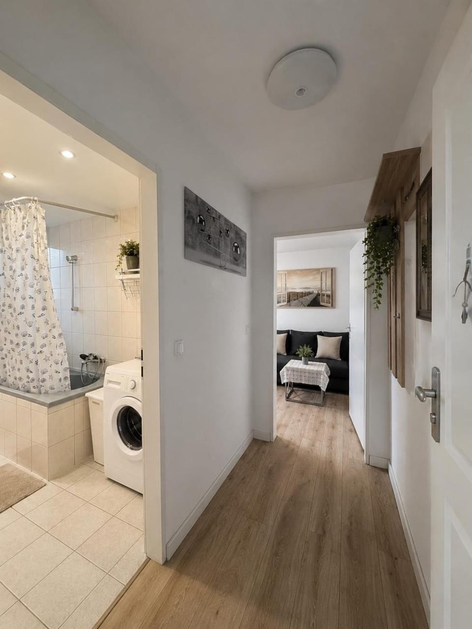 Holiday Home Cologne with Balkon - near KölnMesse - temporary living- Apartment in Cologne