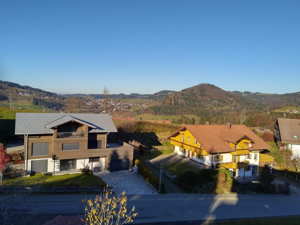 Neighbourhood, City view, Mountain view