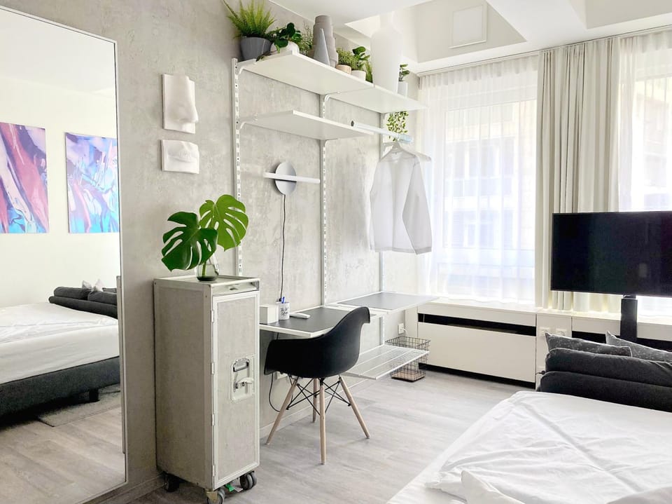 TV and multimedia, Photo of the whole room, Bedroom