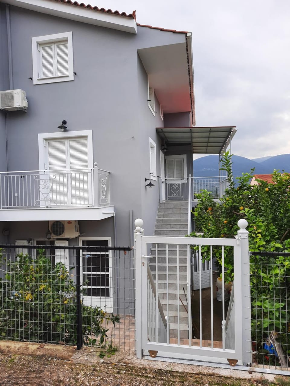 Balcony/Terrace, Mountain view