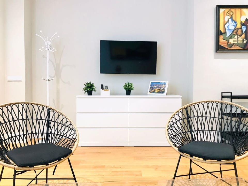 TV and multimedia, Living room, Seating area
