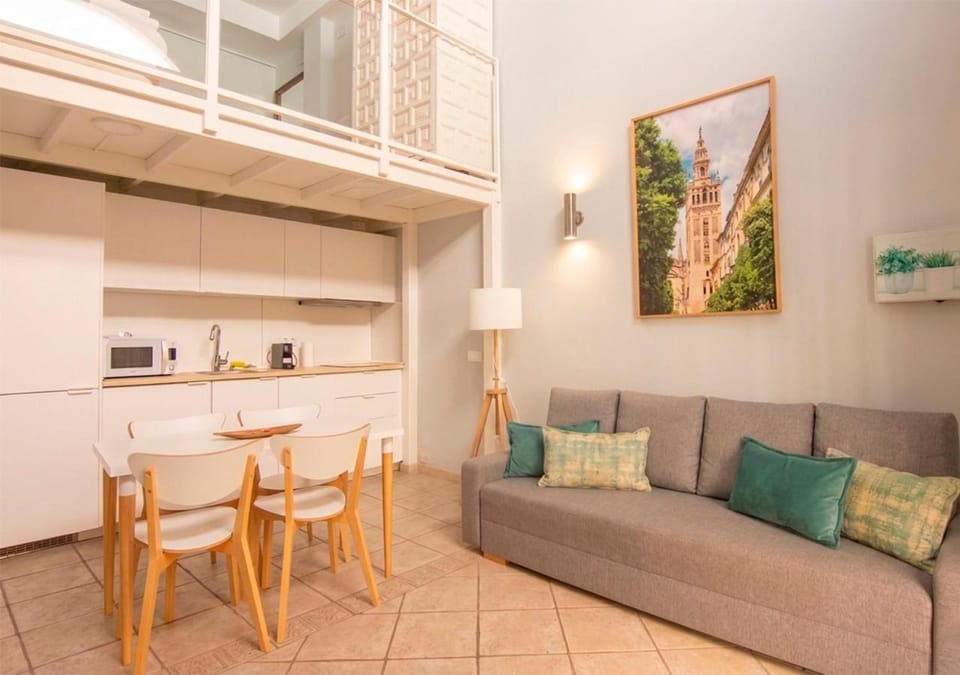 RentalSevilla Escuelas Pías Apartment in Seville