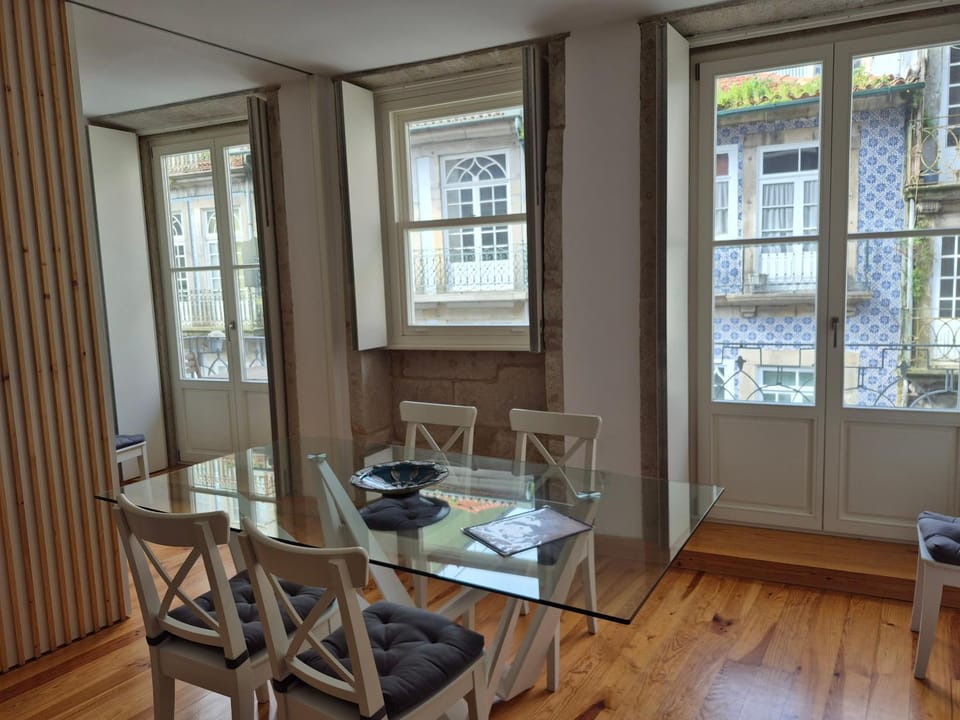 Dining area, City view, kitchen