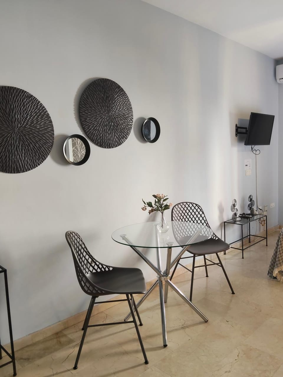 TV and multimedia, Living room, Dining area