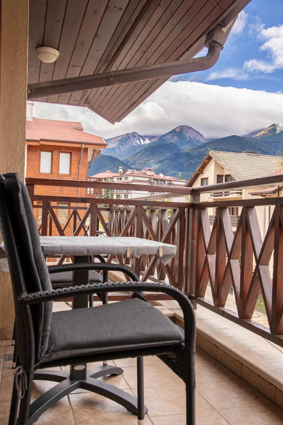 Balcony/Terrace, Mountain view