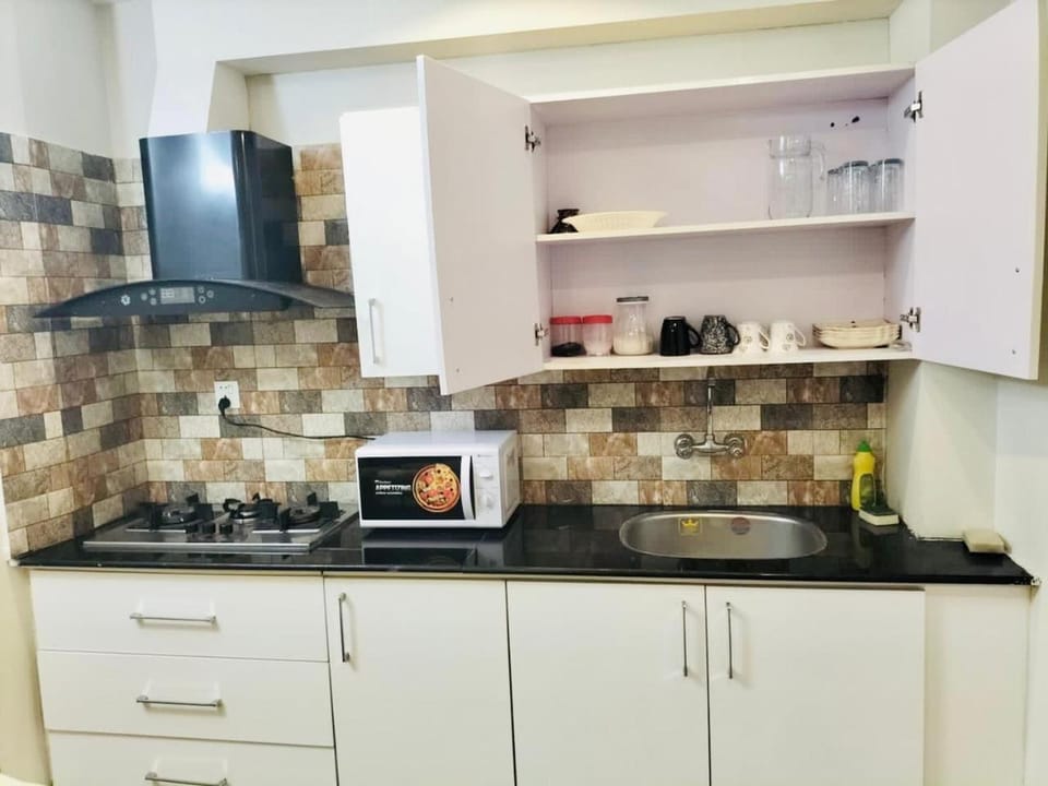 Luxurious & Comfy 1BHK Apartment, Wifi & SmartTV. Apartment in Islamabad